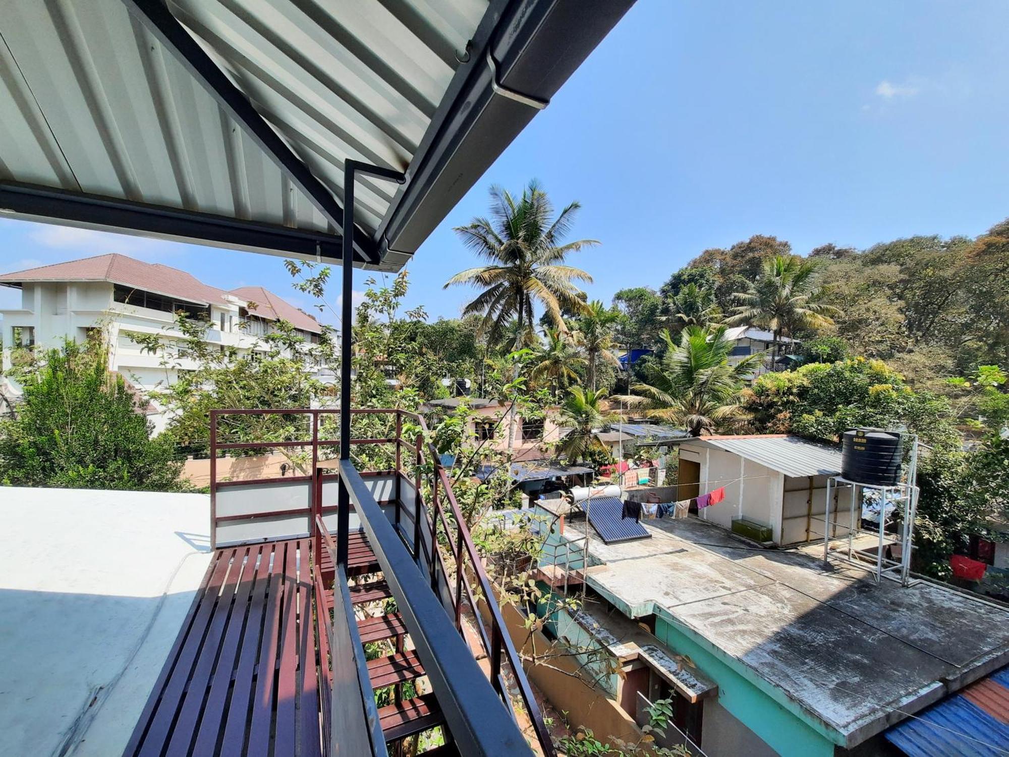 Oriole Homestay Теккаді Екстер'єр фото