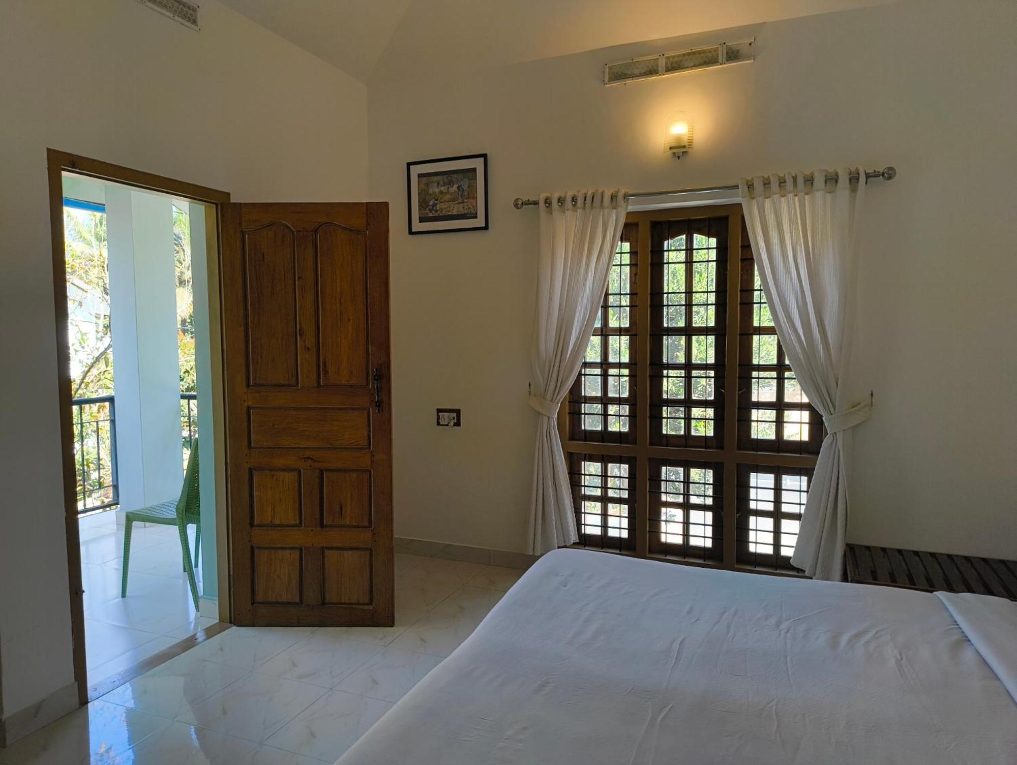 Oriole Homestay Теккаді Екстер'єр фото